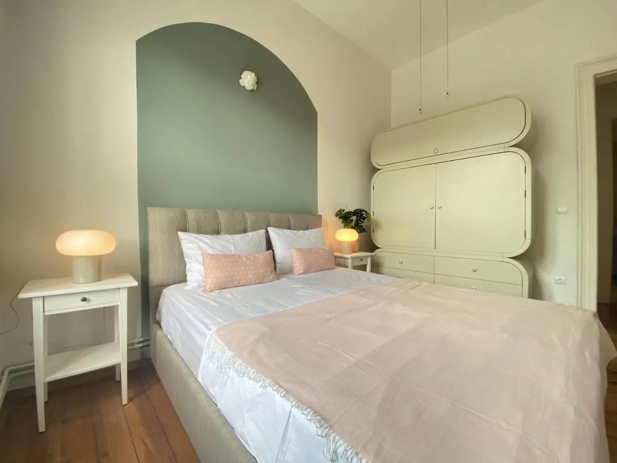 شقة اسطنبول  في Distinguished Flat Near Istiklal تركيا