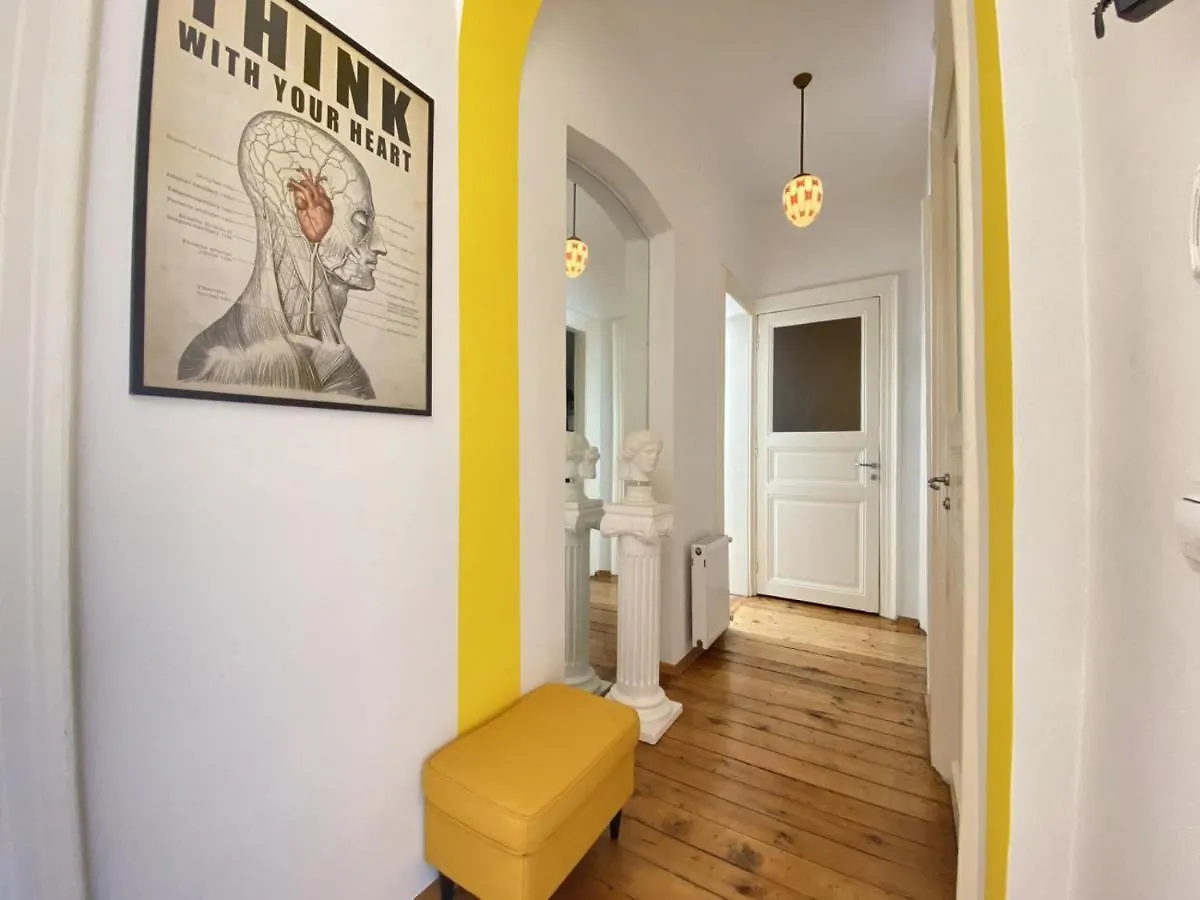 شقة اسطنبول  في Distinguished Flat Near Istiklal